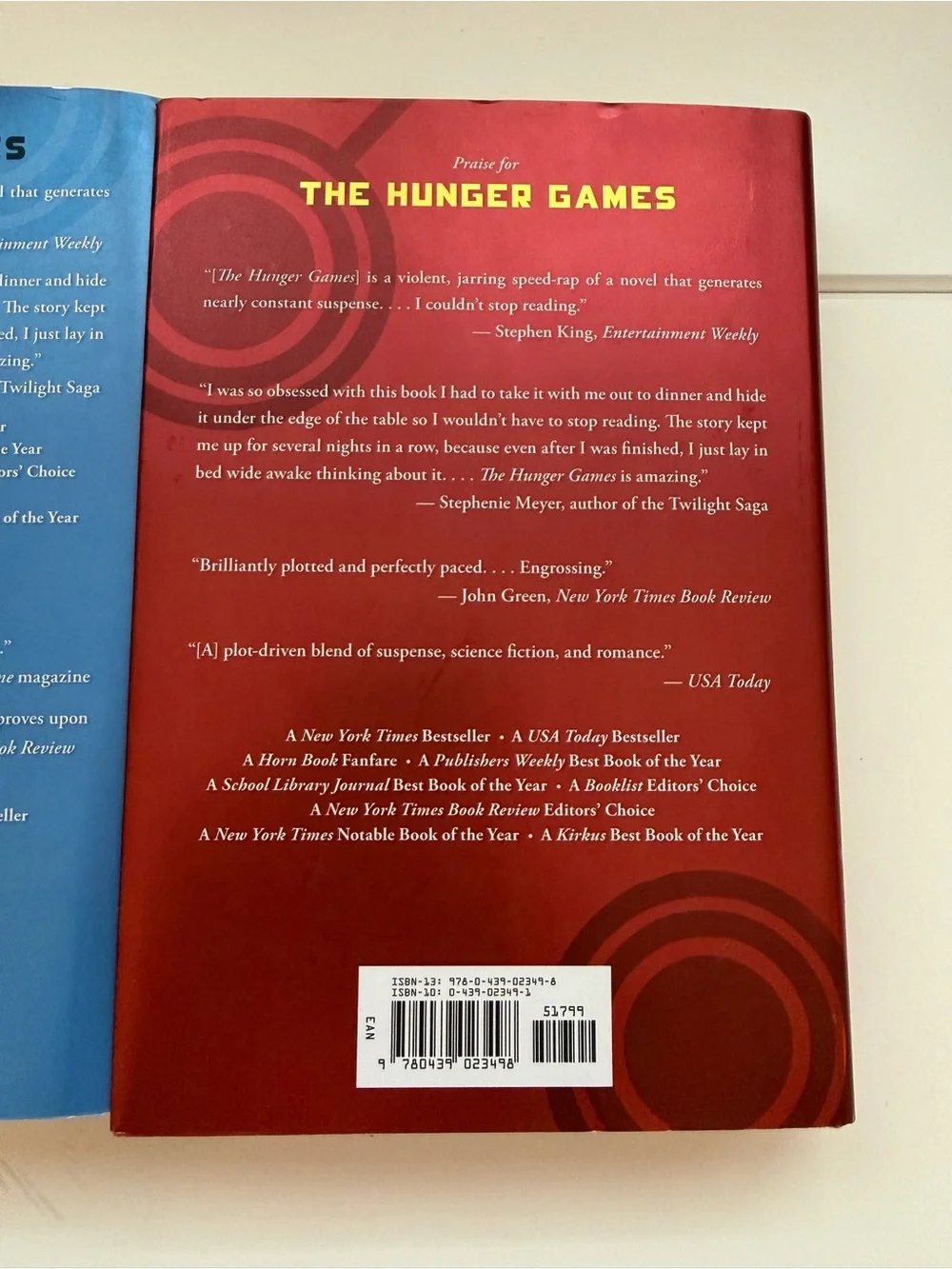 2 Hunger Games Books - Mockingjay & Catching Fire